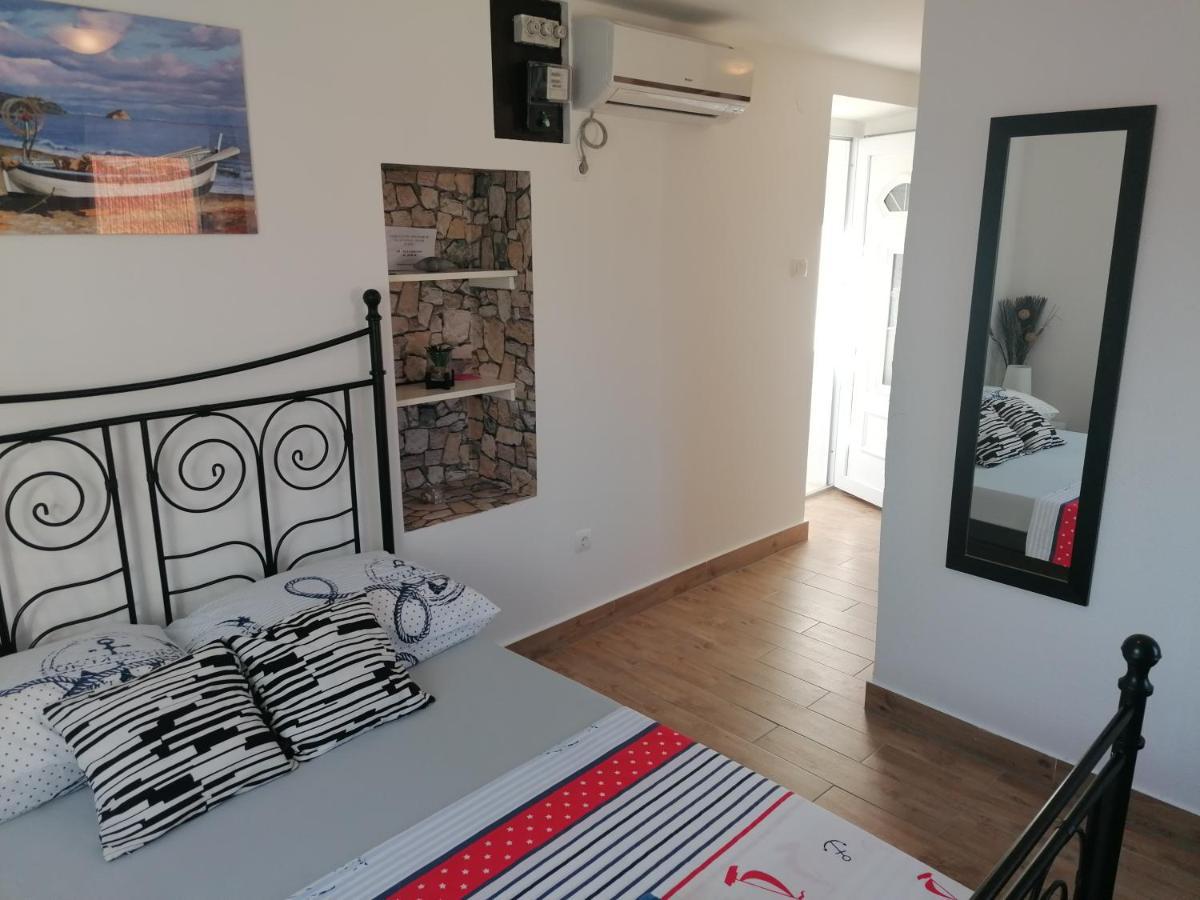 Appartement Stone House à Slatine Extérieur photo