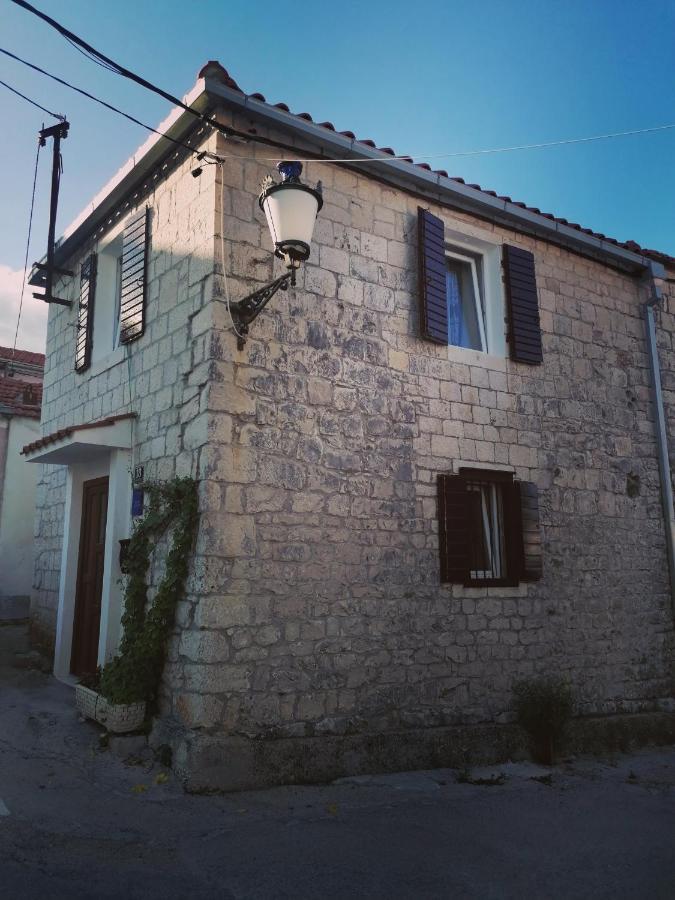 Appartement Stone House à Slatine Extérieur photo